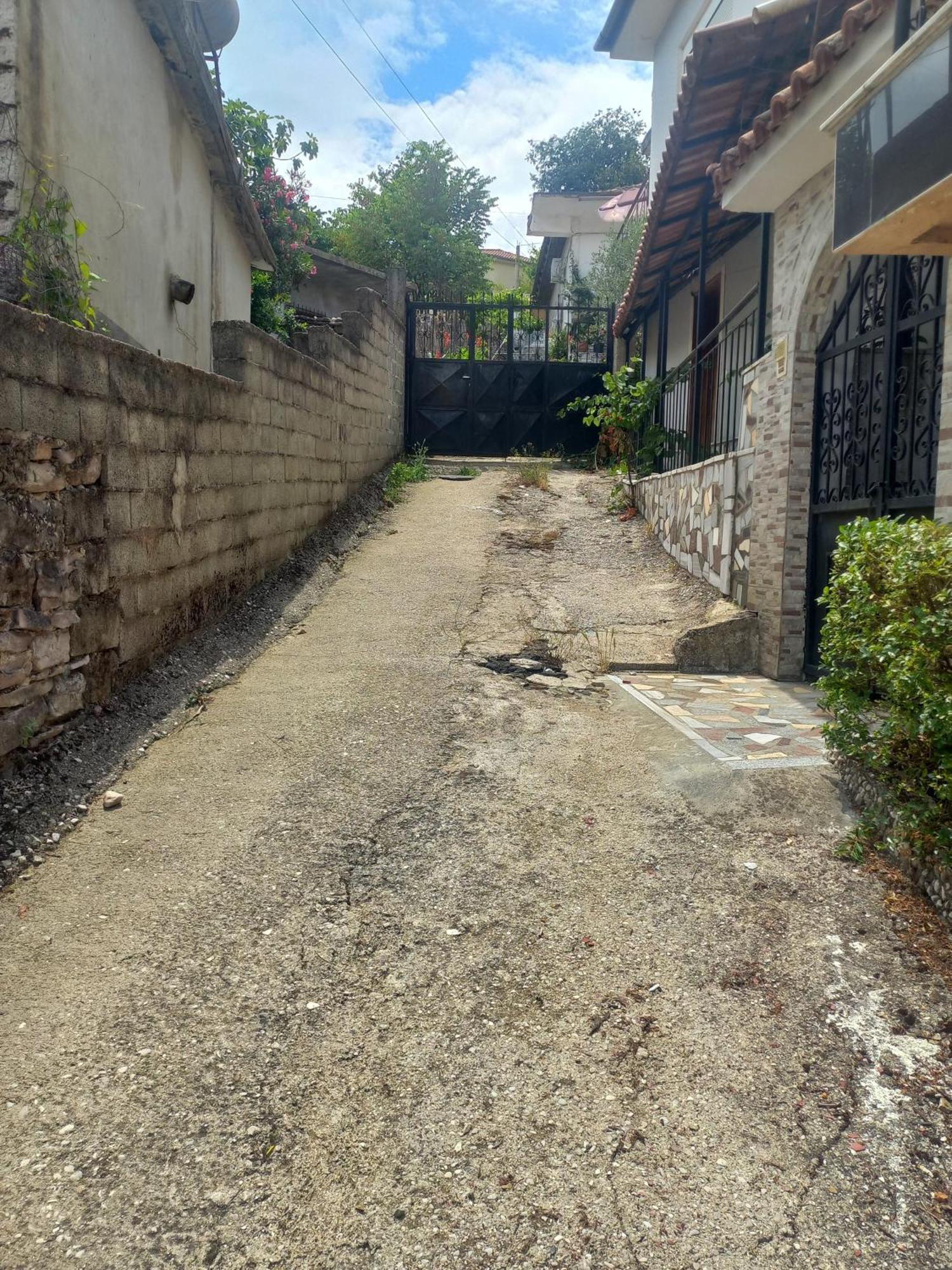 Gjirokastër Aleko Guest House מראה חיצוני תמונה