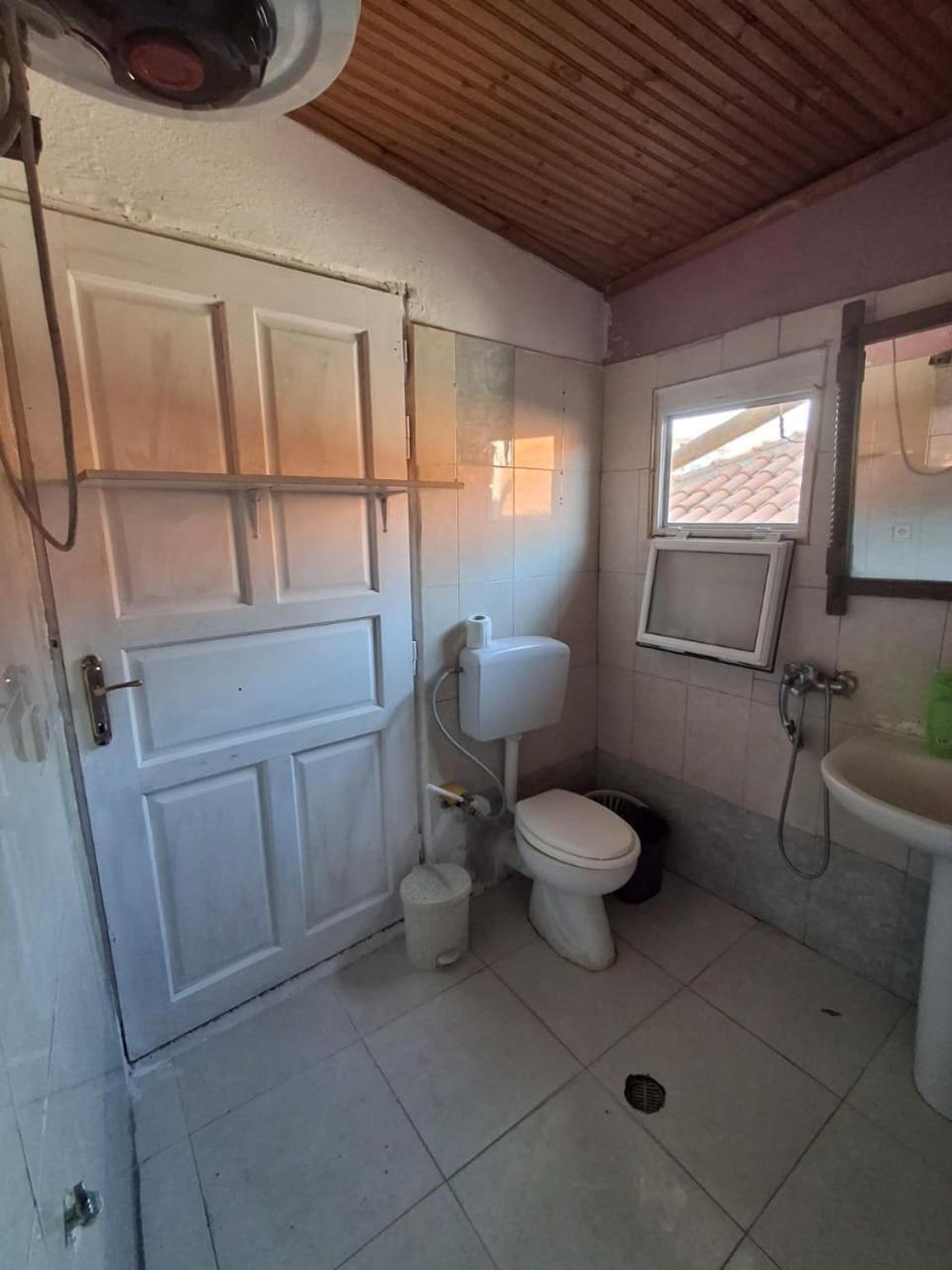 Gjirokastër Aleko Guest House מראה חיצוני תמונה