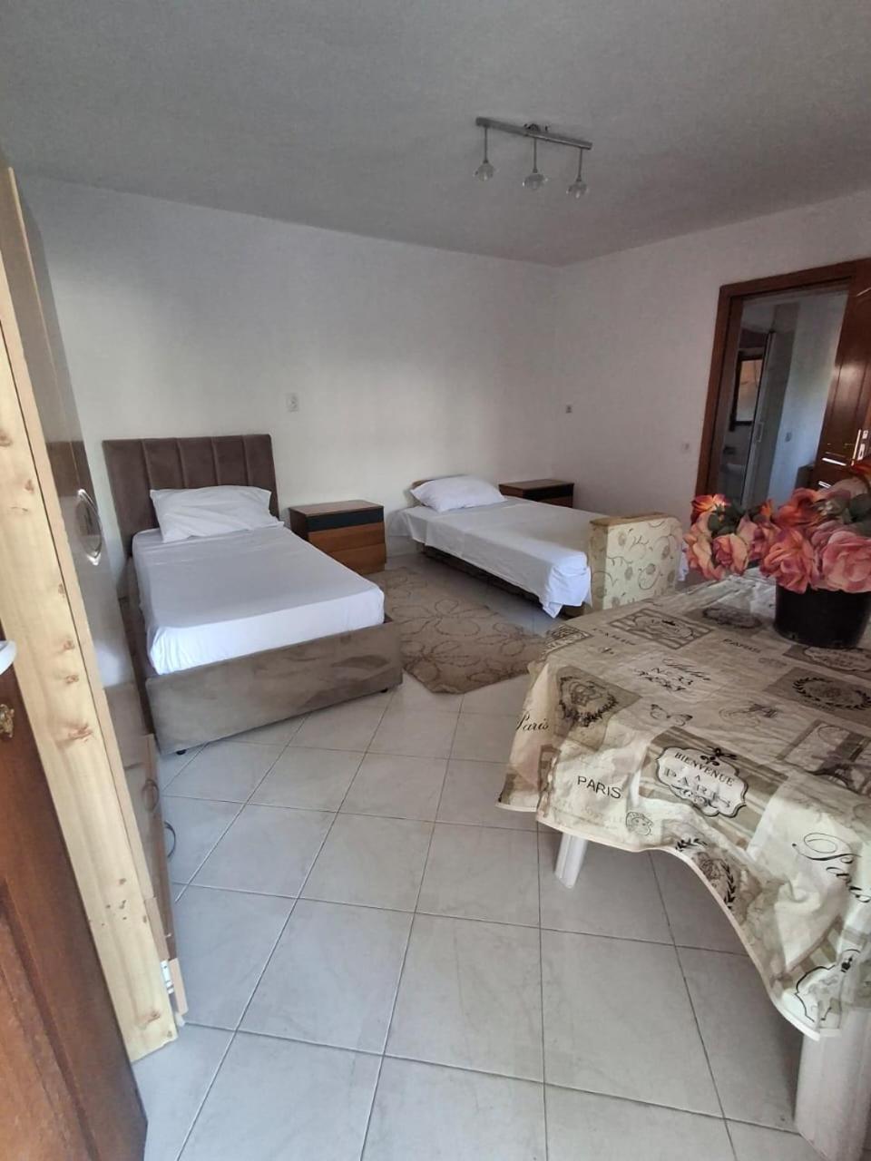 Gjirokastër Aleko Guest House מראה חיצוני תמונה