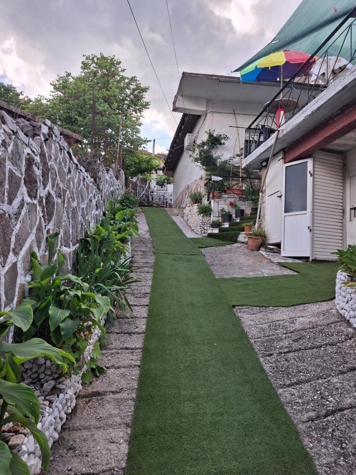Gjirokastër Aleko Guest House מראה חיצוני תמונה